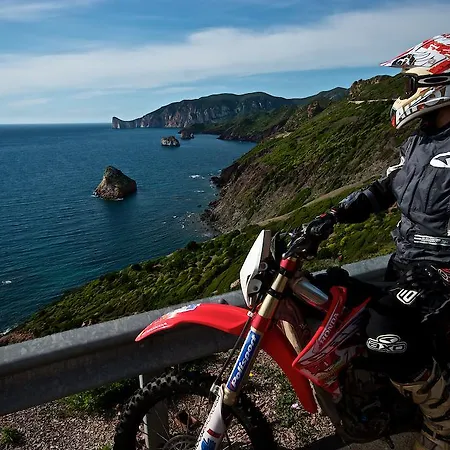 Bed and Breakfast Domus De Janas 4*