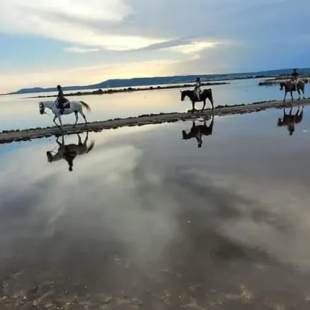 Alojamento de Acomodação e Pequeno-almoço Domus De Janas Gonnesa