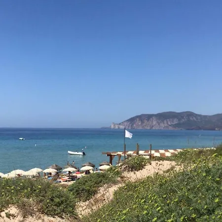 Alojamento de Acomodação e Pequeno-almoço Domus De Janas